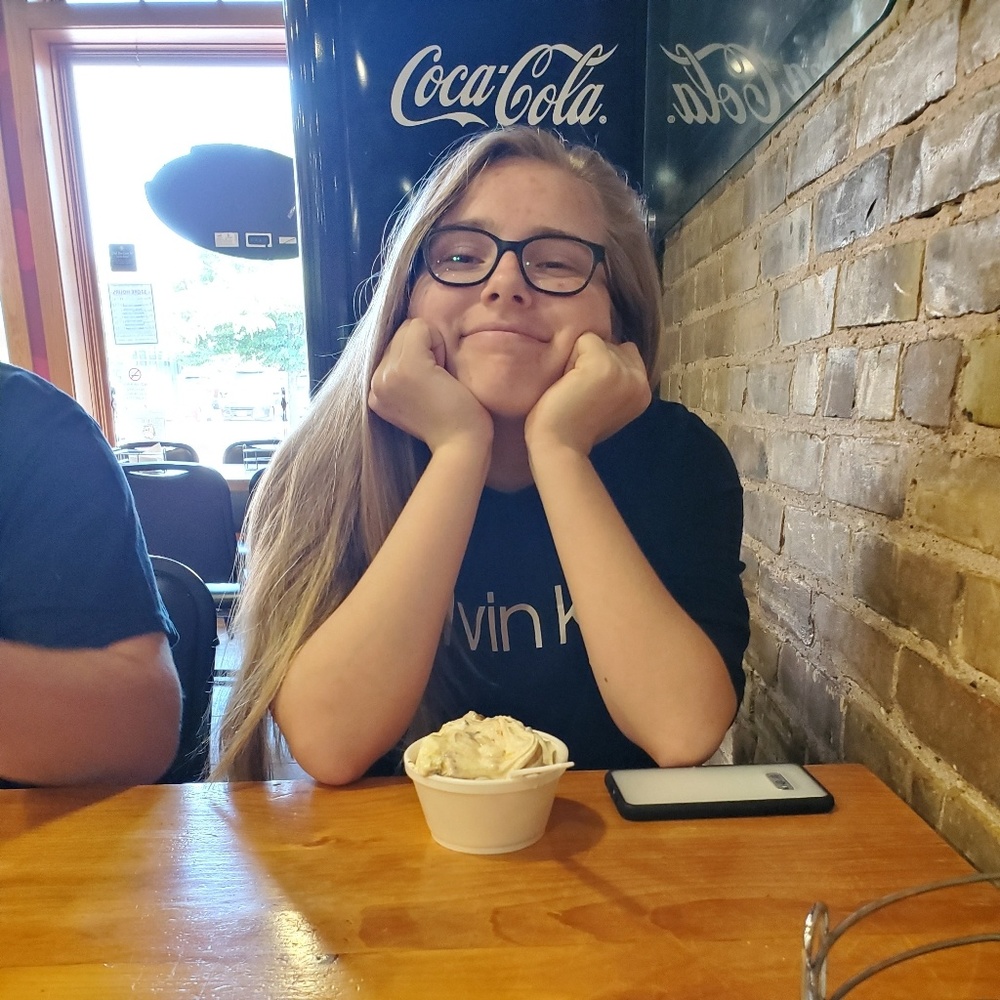 Meet your Posher, Lexi